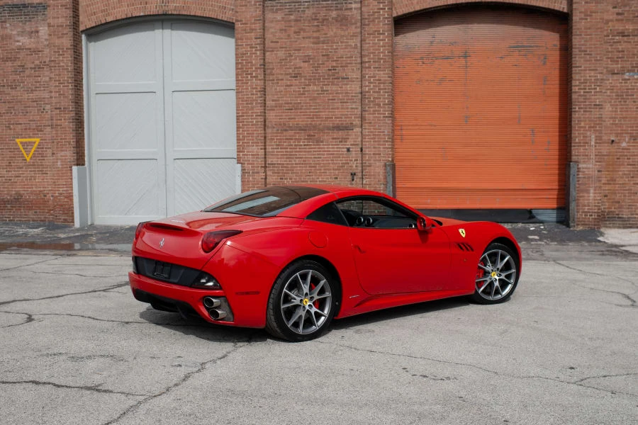 2013 Ferrari California - Image 3 of 31