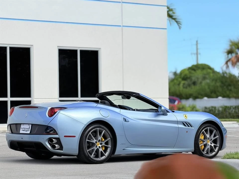 2013 Ferrari California - Image 2 of 13