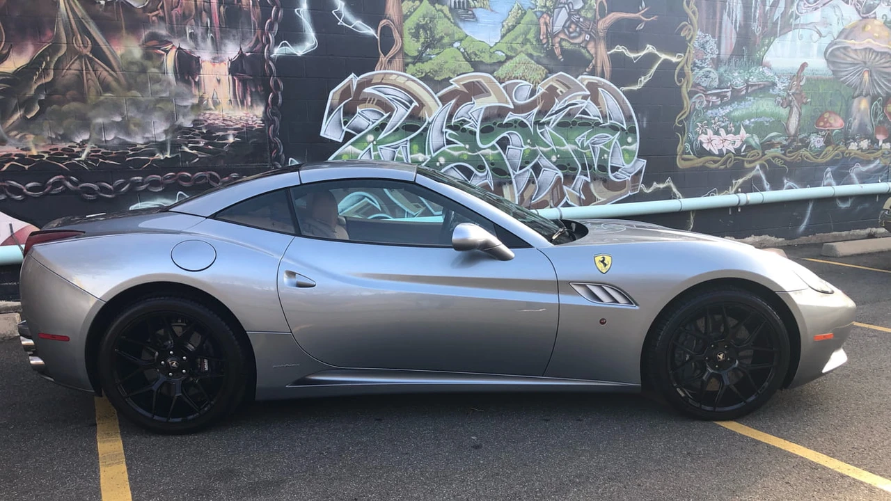 2013 Ferrari California - Image 2 of 19