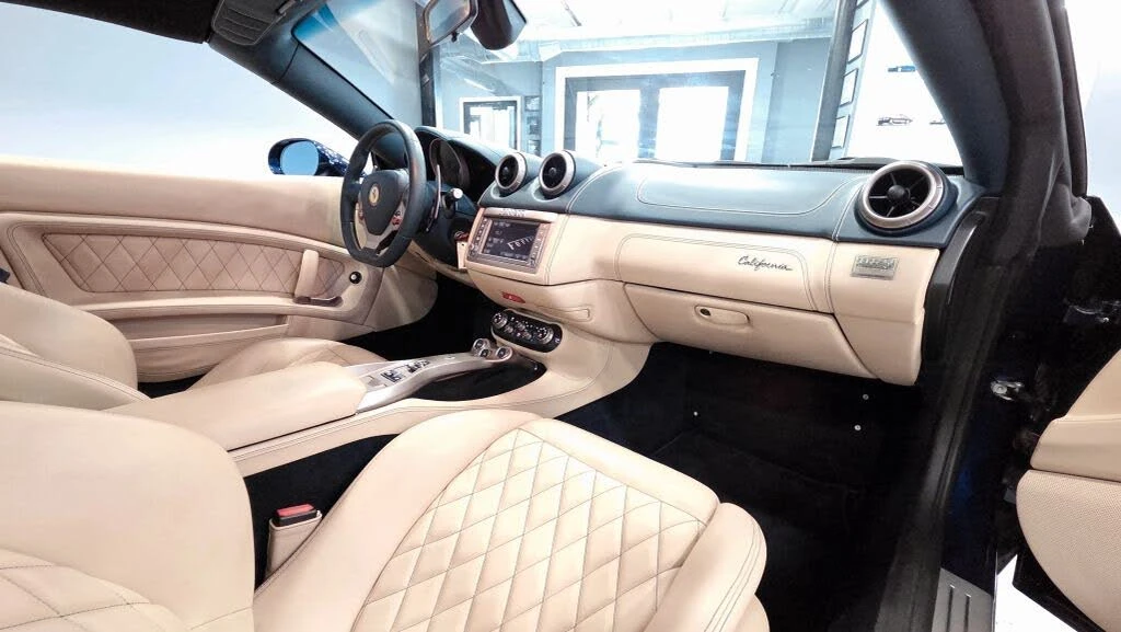 2013 Ferrari California 30 - Image 22 of 31