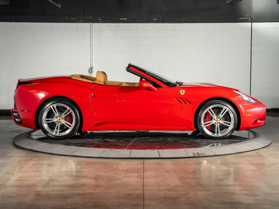 2013 Ferrari California - Image 13 of 31