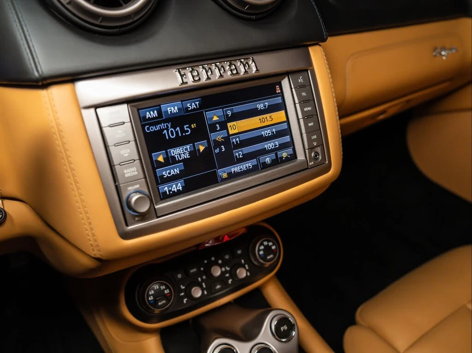 2013 Ferrari California - Image 26 of 31