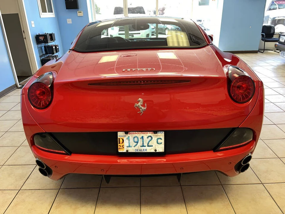 2013 Ferrari California - Image 6 of 21