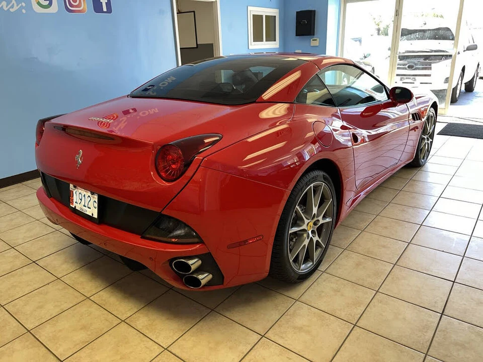 2013 Ferrari California - Image 7 of 21