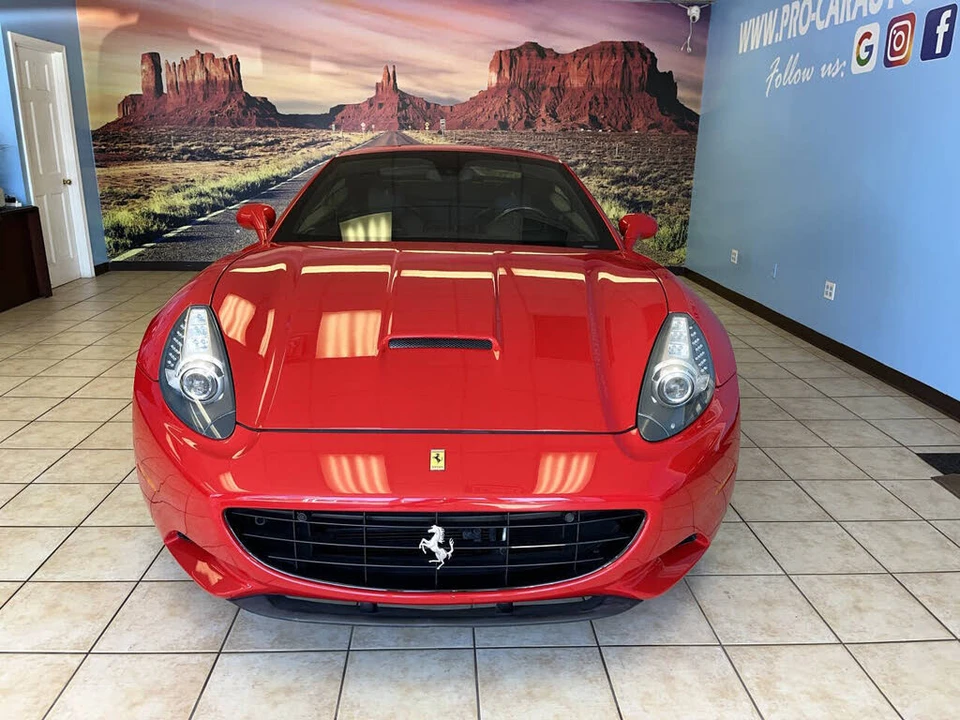 2013 Ferrari California - Image 2 of 21