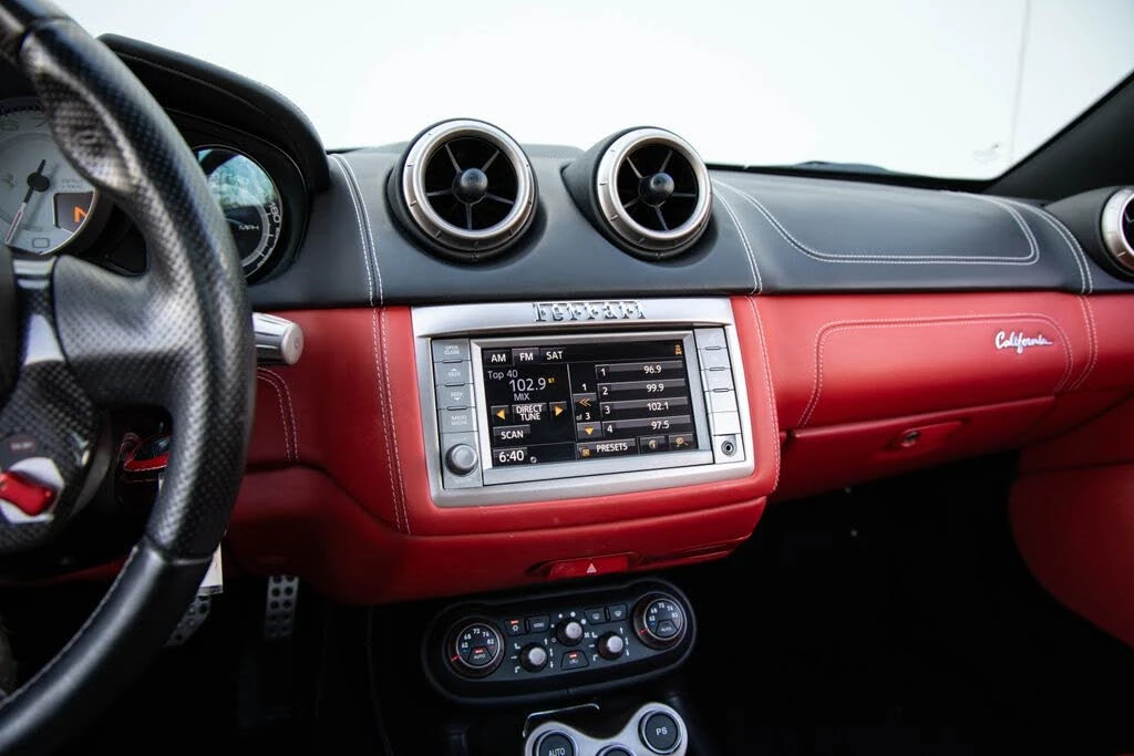 2013 Ferrari California - Image 16 of 31