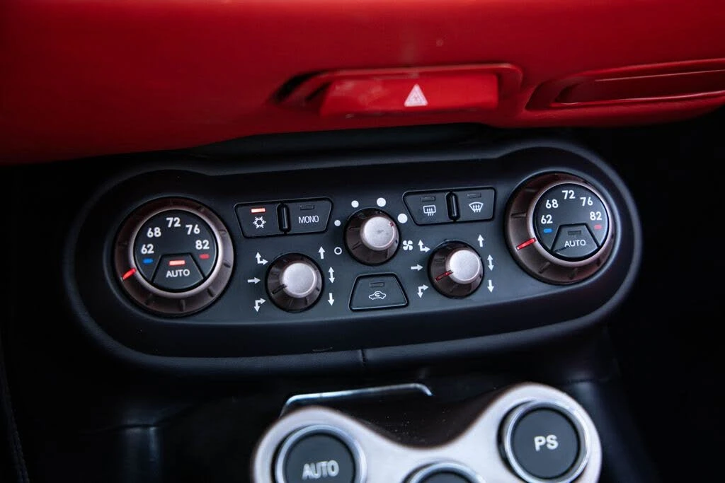 2013 Ferrari California - Image 17 of 31