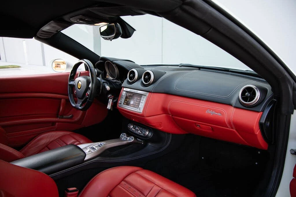 2013 Ferrari California - Image 29 of 31