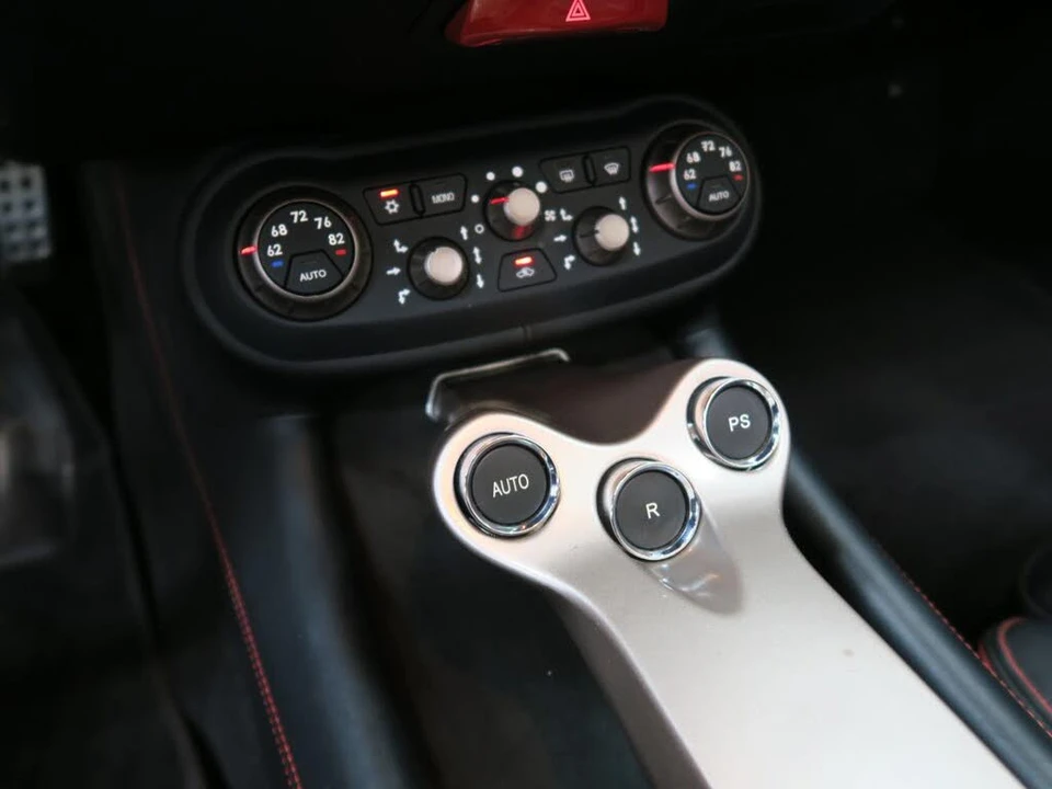 2013 Ferrari California - Image 22 of 31
