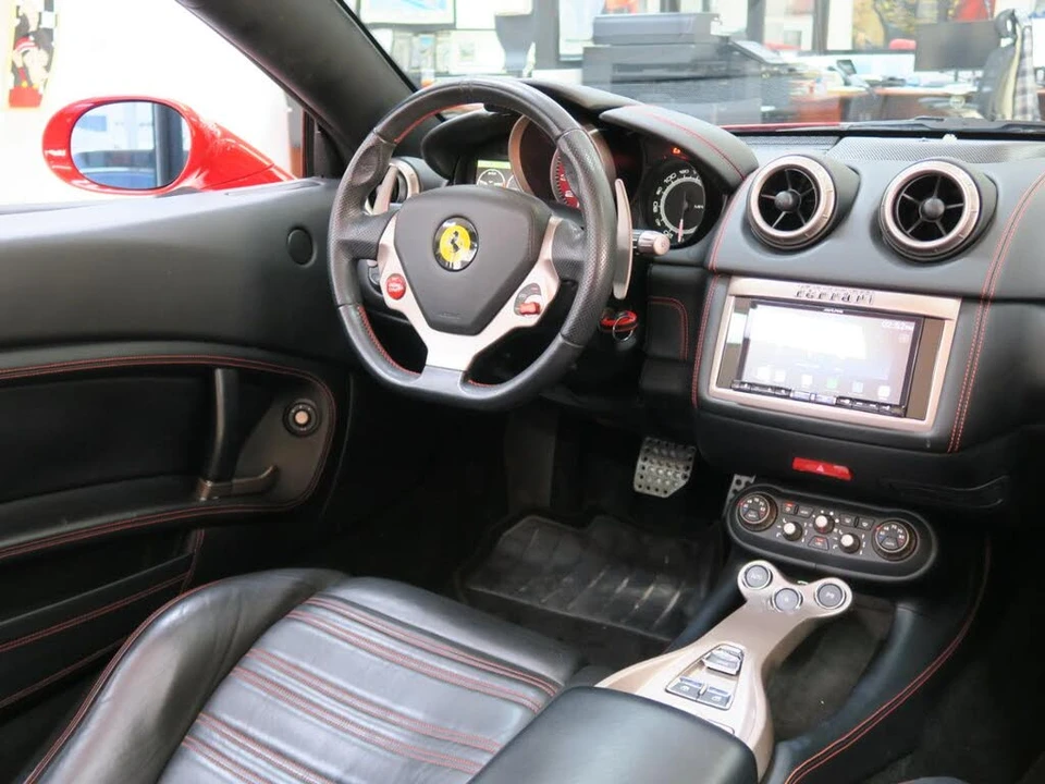 2013 Ferrari California - Image 23 of 31