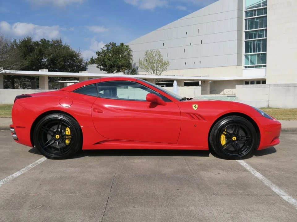 2013 Ferrari California - Image 11 of 31