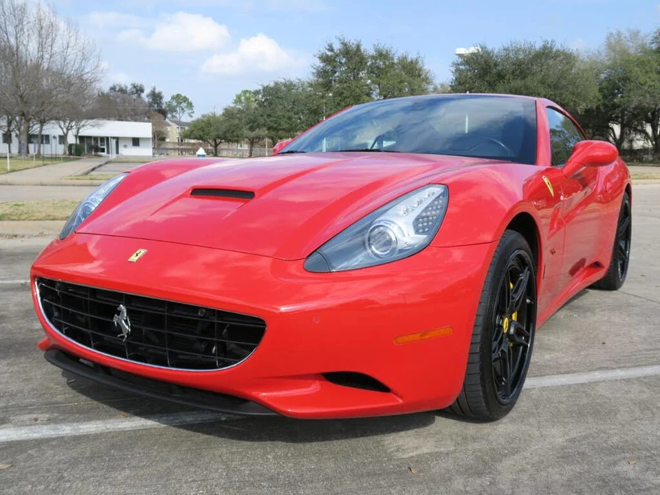 2013 Ferrari California - Image 2 of 31