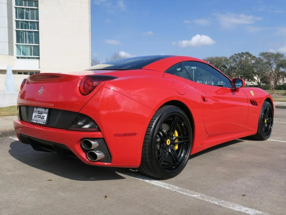 2013 Ferrari California - Image 10 of 31