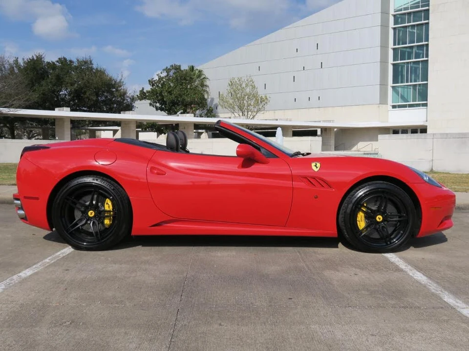 2013 Ferrari California - Image 12 of 31
