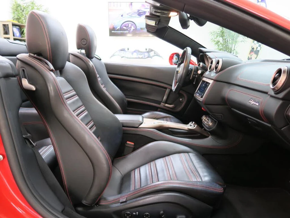 2013 Ferrari California - Image 25 of 31