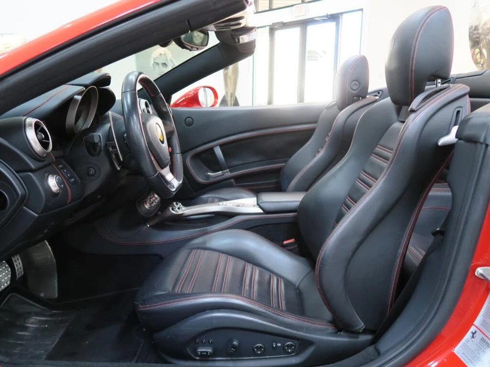 2013 Ferrari California - Image 17 of 31