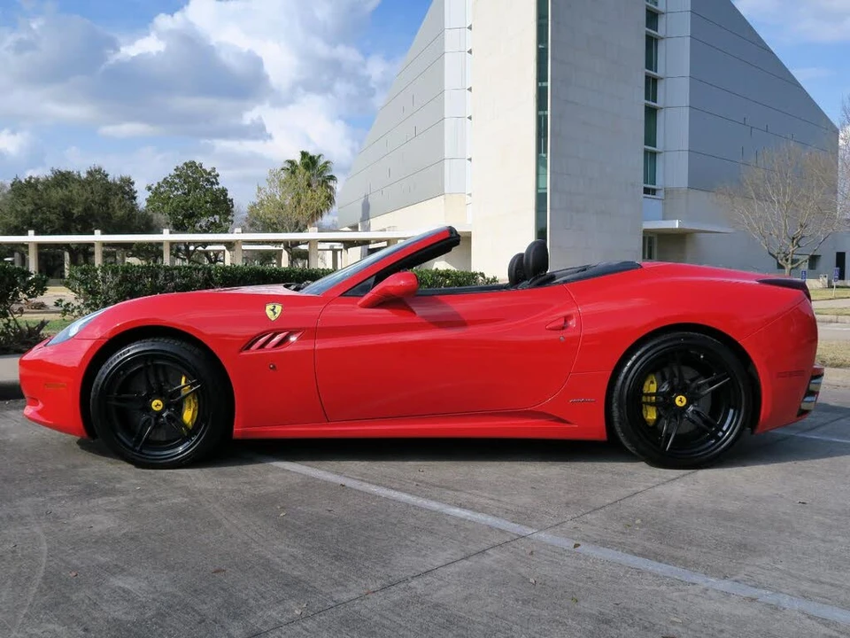 2013 Ferrari California - Image 5 of 31