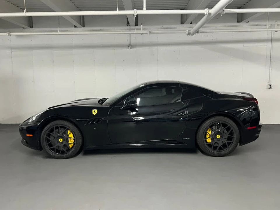 2013 Ferrari California - Image 2 of 31