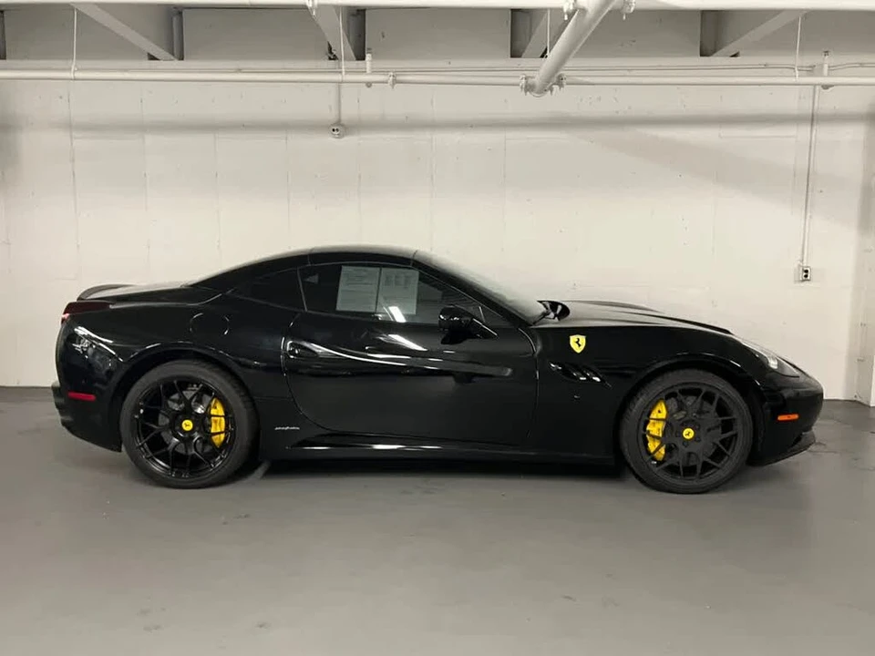 2013 Ferrari California - Image 12 of 31