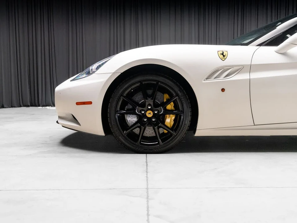 2013 Ferrari California - Image 24 of 31