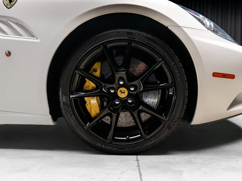 2013 Ferrari California - Image 28 of 31