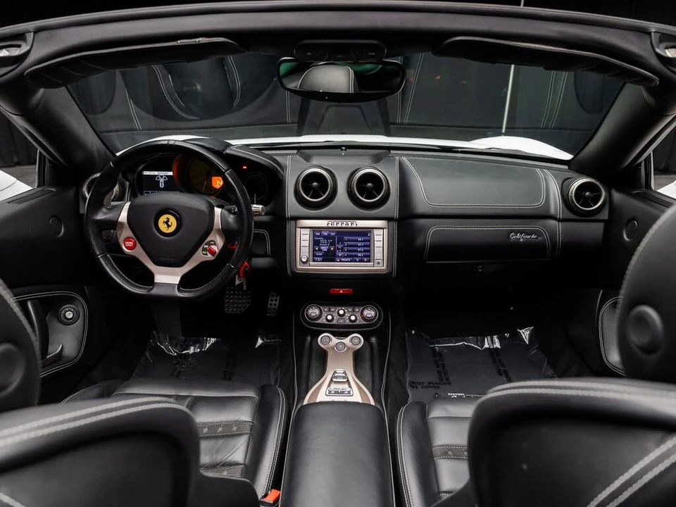 2013 Ferrari California - Image 5 of 31