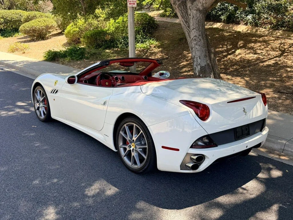 2013 Ferrari California - Image 3 of 31