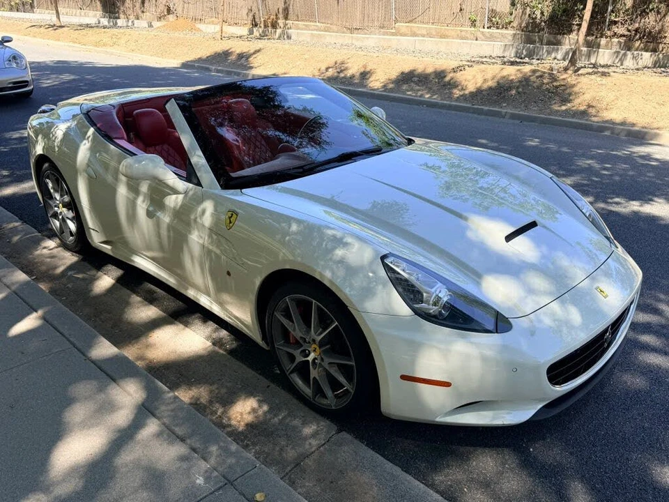 2013 Ferrari California - Image 11 of 31