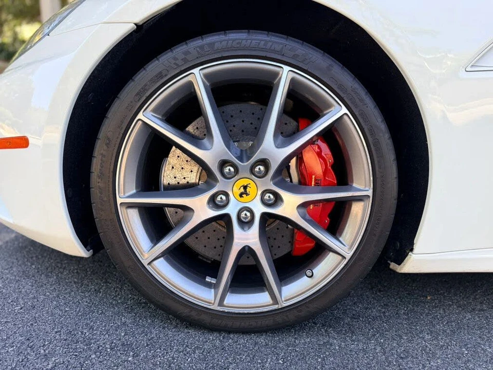2013 Ferrari California - Image 17 of 31