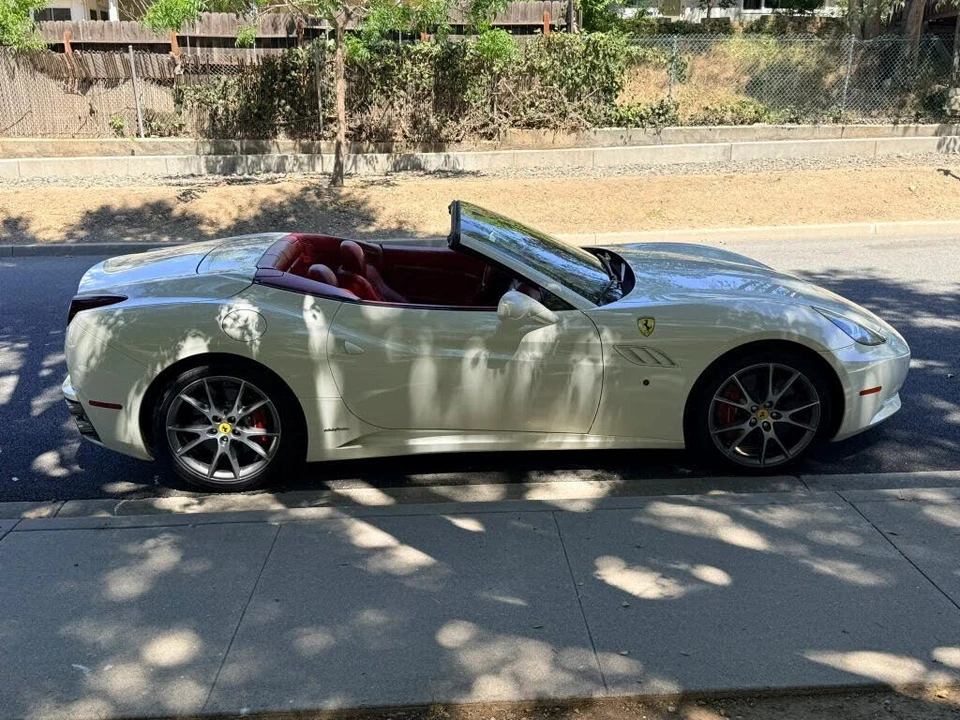 2013 Ferrari California - Image 10 of 31