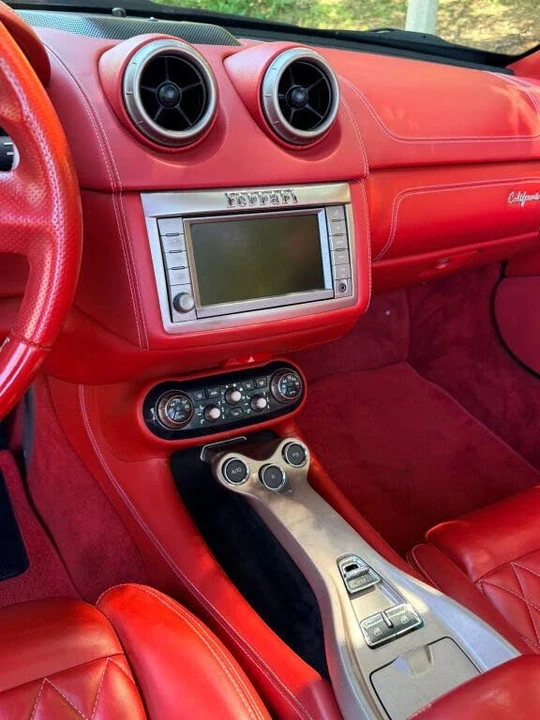 2013 Ferrari California - Image 22 of 31