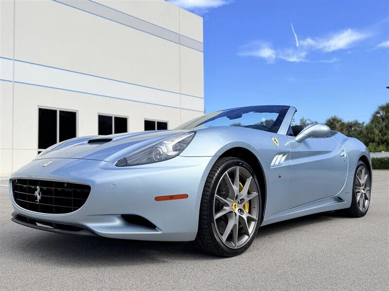 2013 Ferrari California - Image 2 of 31