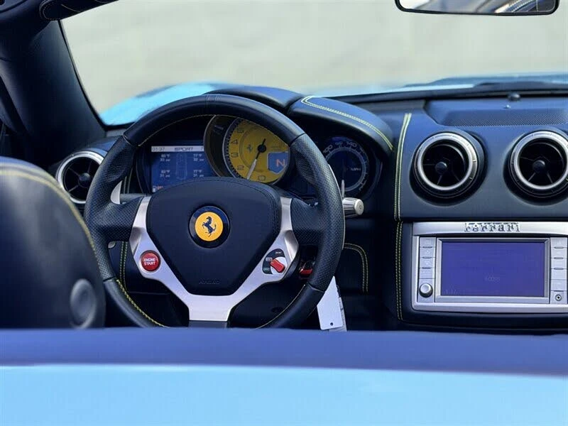 2013 Ferrari California - Image 12 of 31