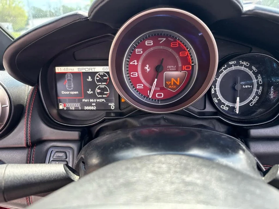 2013 Ferrari California - Image 15 of 24