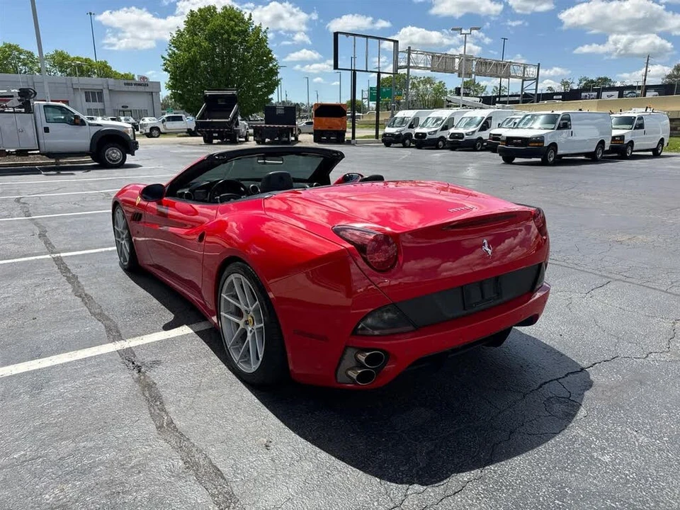 2013 Ferrari California - Image 6 of 24