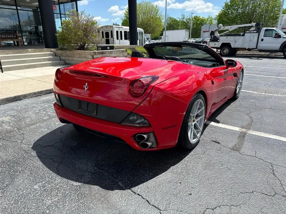 2013 Ferrari California - Image 8 of 24