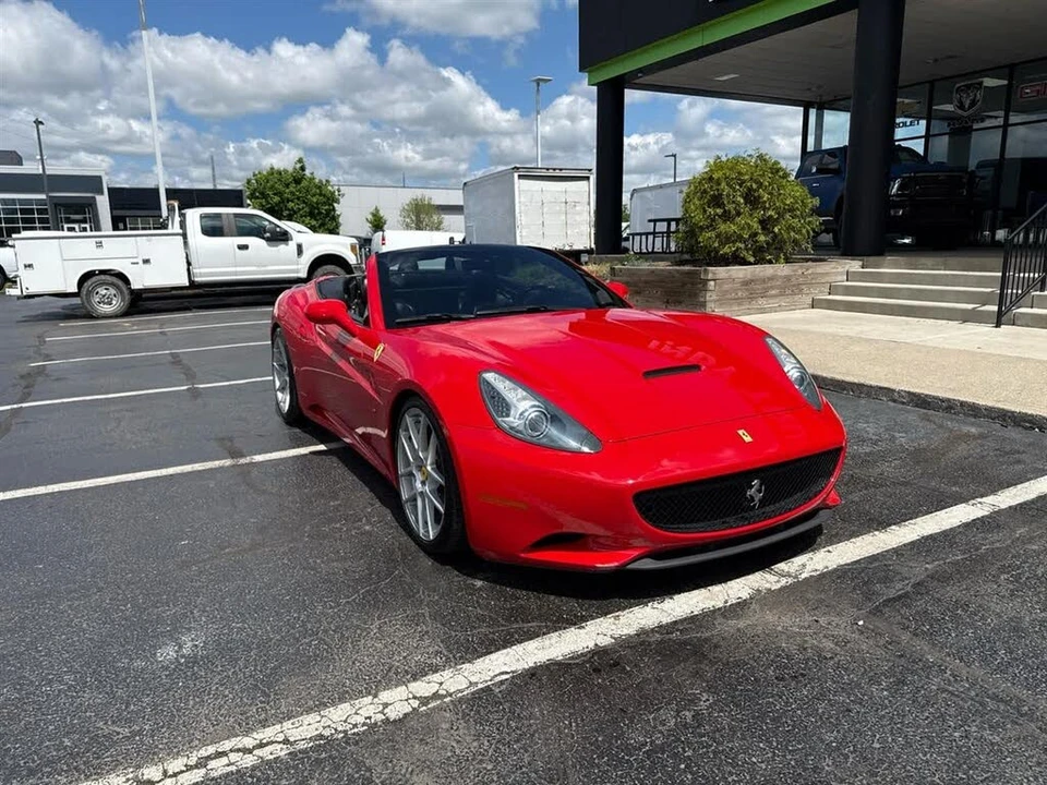 2013 Ferrari California - Image 2 of 24