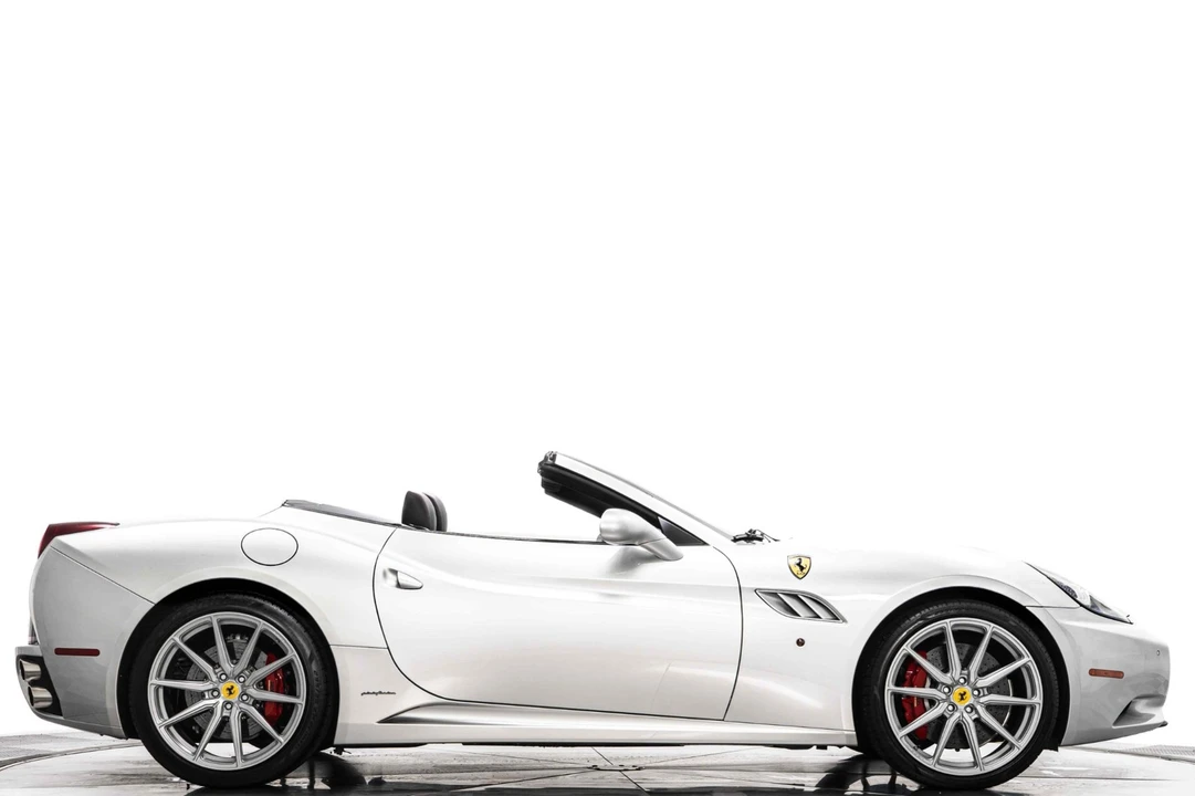 2013 Ferrari California - Image 2 of 21