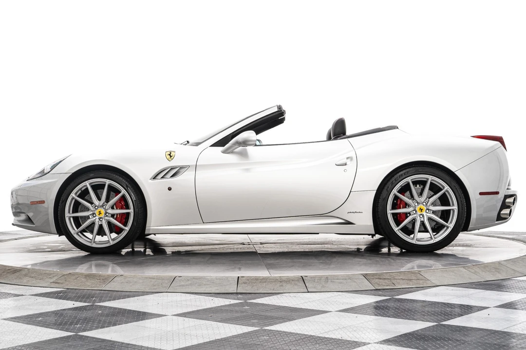 2013 Ferrari California - Image 6 of 21