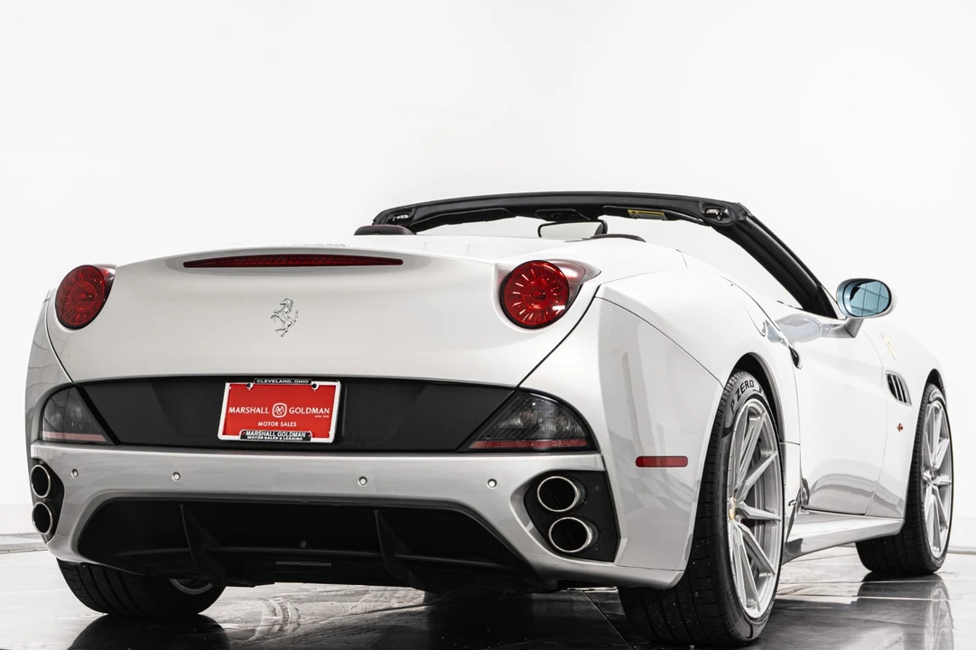 2013 Ferrari California - Image 9 of 21