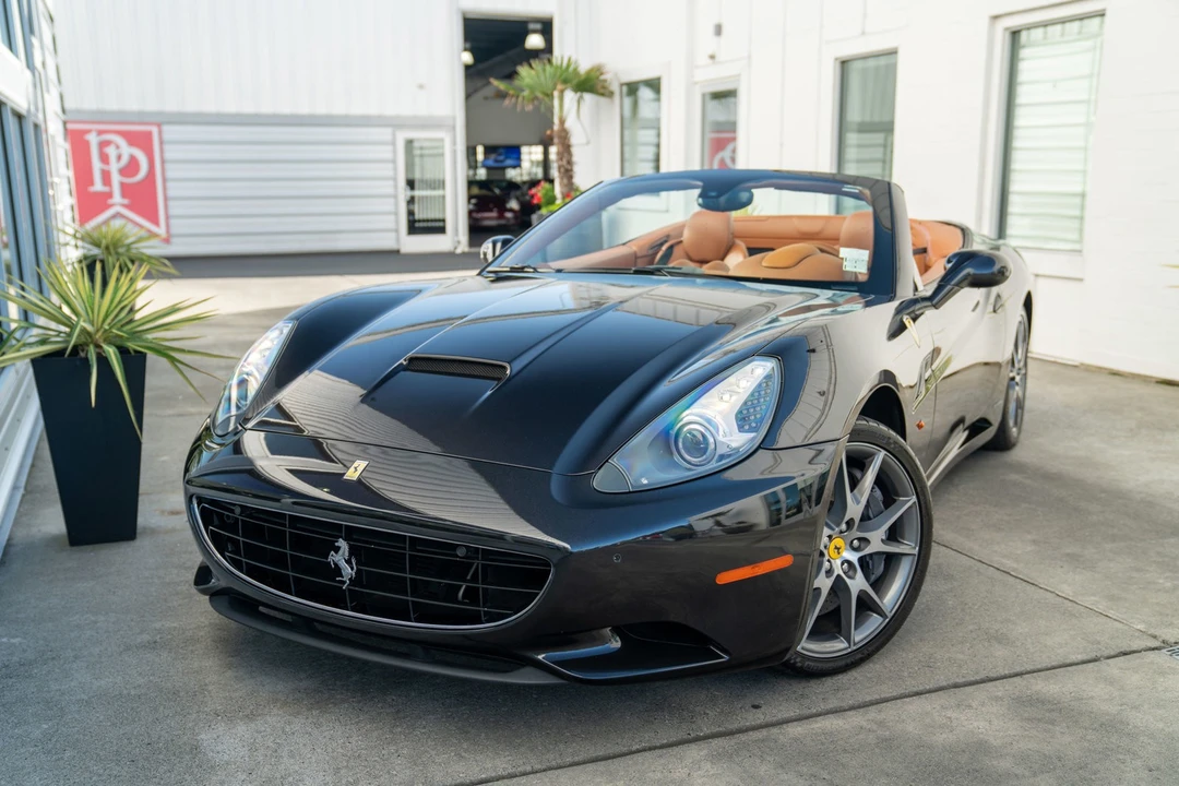 2013 Ferrari California - Image 2 of 31