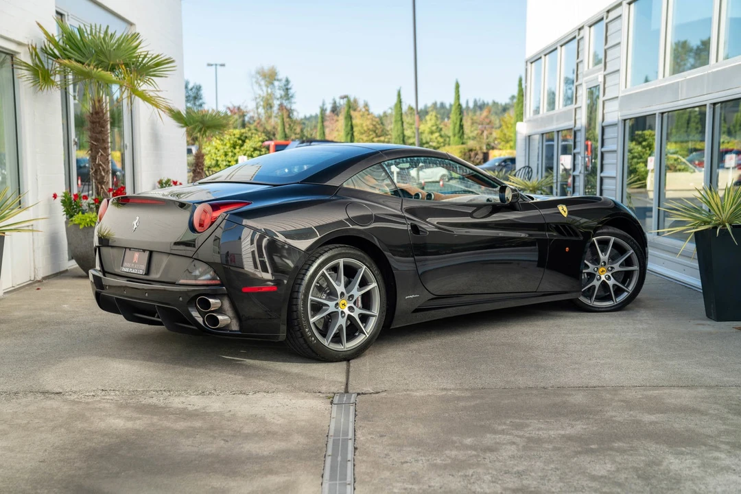 2013 Ferrari California - Image 7 of 31