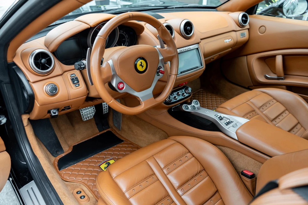 2013 Ferrari California - Image 9 of 31