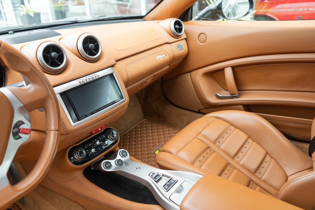 2013 Ferrari California - Image 22 of 31
