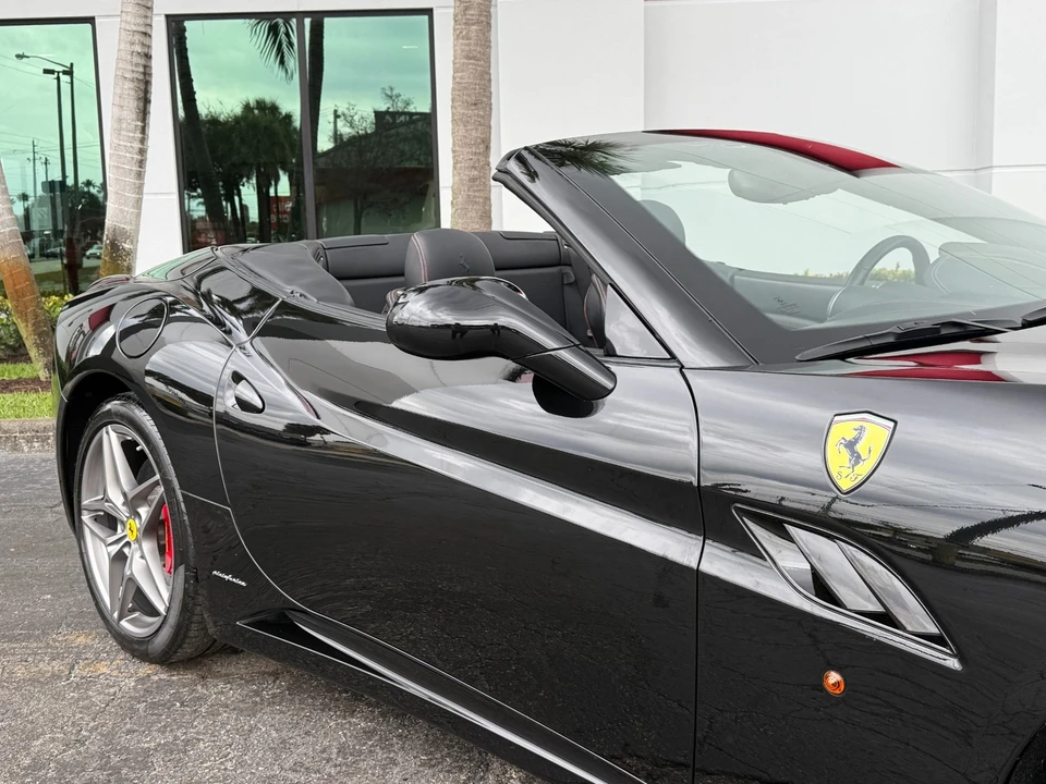 2013 Ferrari California - Image 9 of 21