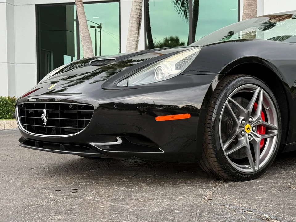 2013 Ferrari California - Image 12 of 21