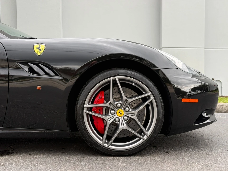 2013 Ferrari California - Image 6 of 21
