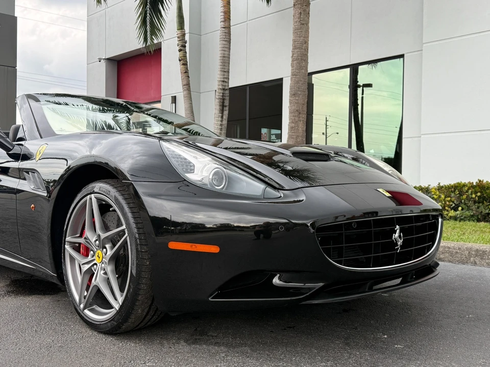 2013 Ferrari California - Image 5 of 21
