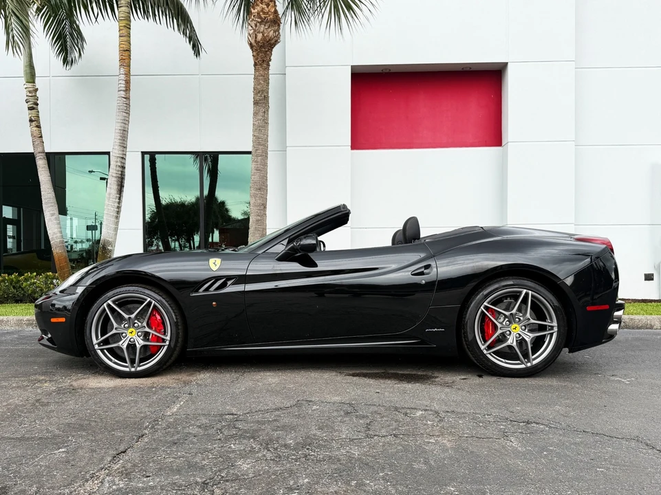 2013 Ferrari California - Image 14 of 21