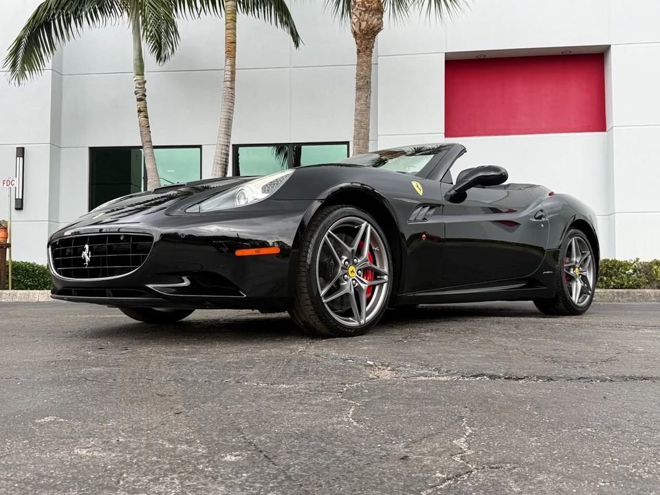 2013 Ferrari California - Image 10 of 21
